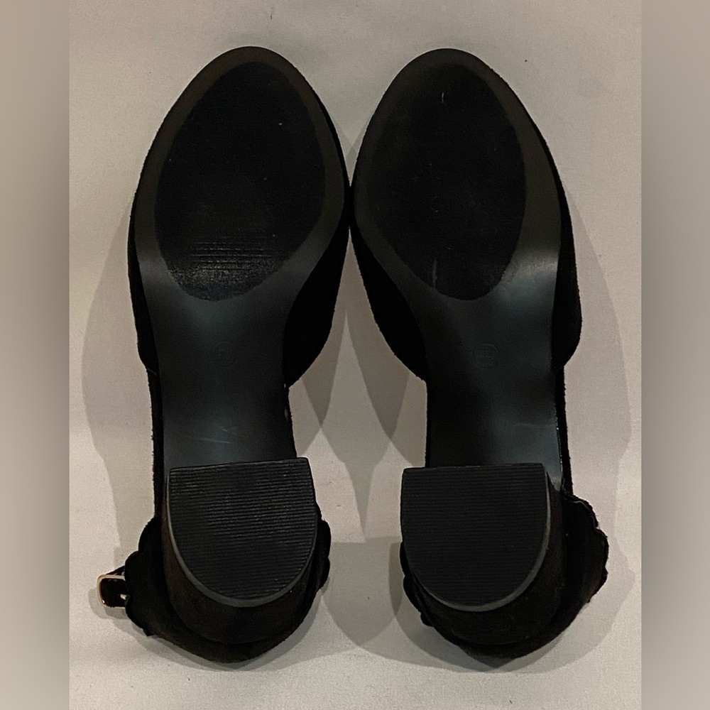 NEW Journee Collection Women’s Edna Suede Pump Size 5.5W - Picture 10 of 11